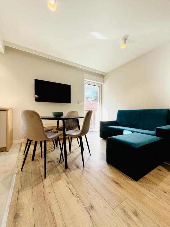Apartament typu studio z balkonem — wnętrze apartamentu w Karpaczu