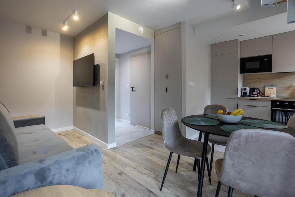 Studio dwupoziomowe — wnętrze apartamentu w Karpaczu